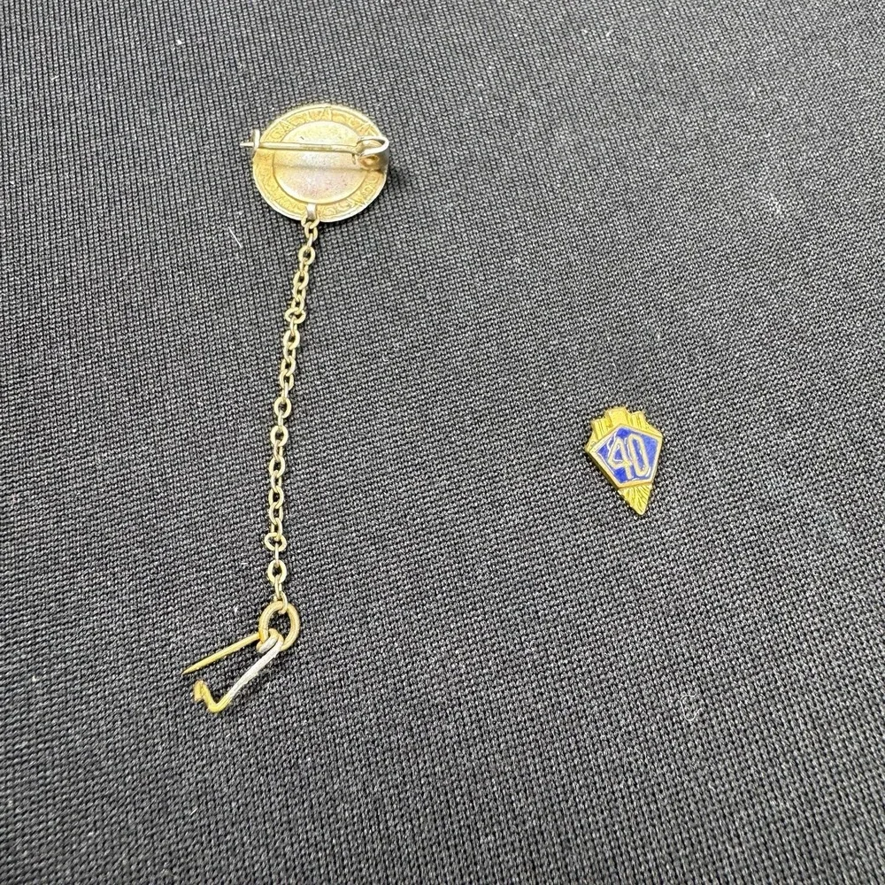 State‎ Of Kansas 40 Year Service Recognition Pin - Broken